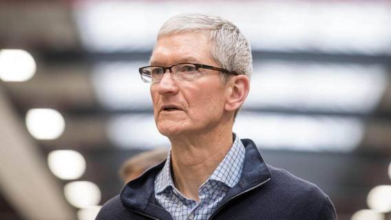 Тим Кук попал в неловкое положение на презентации IPhone
