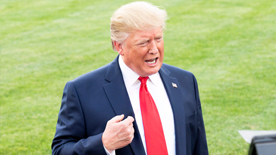 Трамп готов сбрасывать на ураганы ядерные бомбы