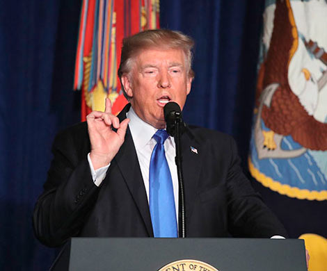 Трамп готов вернуть полицейским бронетехнику и гранатометы