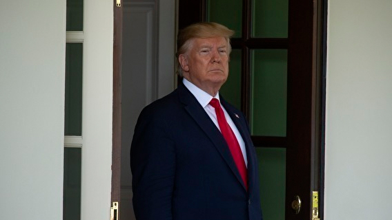 Трамп пообещал победить СПИД в США через 10 лет