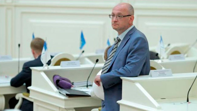 Тысячи петербуржцев требуют от депутата-травокура Резника сдать анализы на наркотики