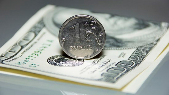 Убыток России из-за отказа от доллара оценили в миллиарды