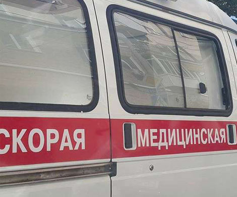 В Киришах «Мерседес» сбил мужчину с малолетним ребенком‍
