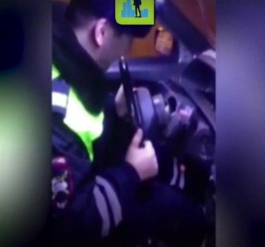 В Нижневартовске машина ДПС на ходу потеряла руль