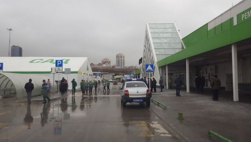 В Новосибирске из «Леруа Мерлен» спешно эвакуировали всех сотрудников