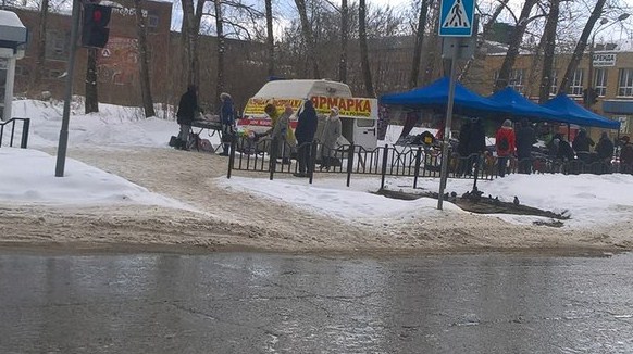 В Перми машину скорой превратили в торговую палатку