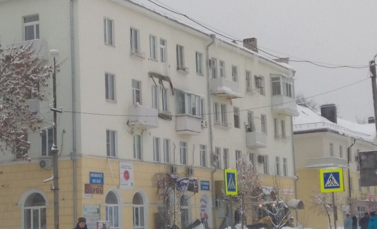 В Самарской области в жилой многоэтажке рухнул балкон