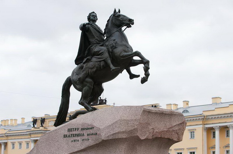 Санкт-Петербургу 320 лет! За эти годы Северная столица пережила и светлые, и трагические времена