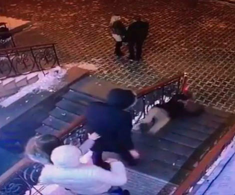 В соцсетях появилось видео ещё одной дракой в кафе Хабаровска‍