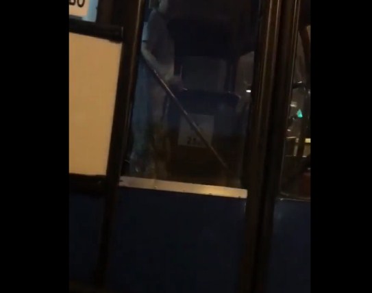 В Воронеже сняли на видео, как «кайфует» кондуктор 90-го автобуса