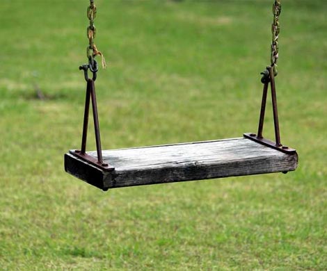 В Воронежской области парень изнасиловал на качелях 9-летнего мальчика