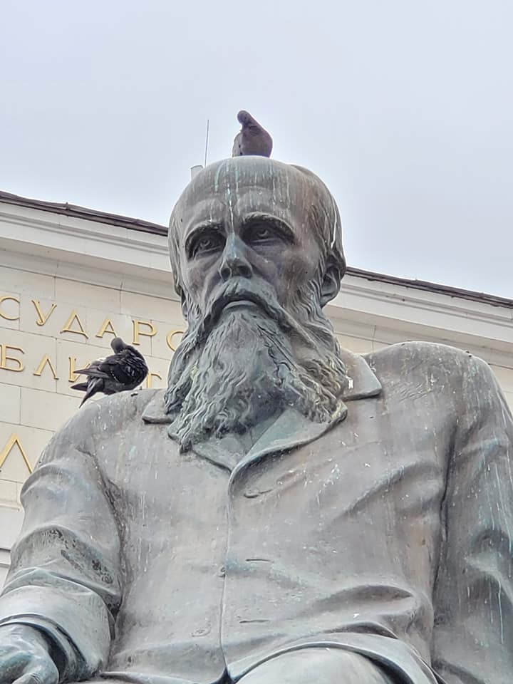 Василий Устюжанин: Достоевский и голуби