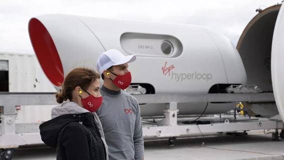 Virgin Hyperloop провела первые испытания сверхскоростного поезда с людьми на борту