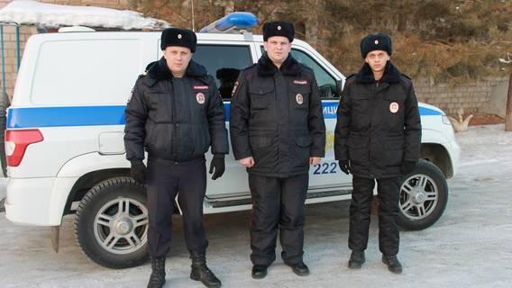 Владимир Колокольцев наградил полицейских из Оренбургской области за спасение жильцов горящего дома