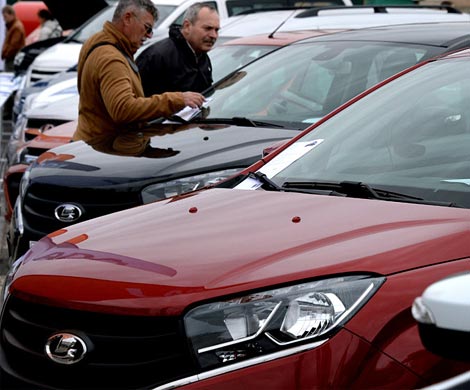 Власти нашли способ увеличить продажи отечественных автомобилей