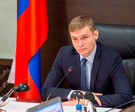 Вокруг Валентина Коновалова сжимается спасательный круг