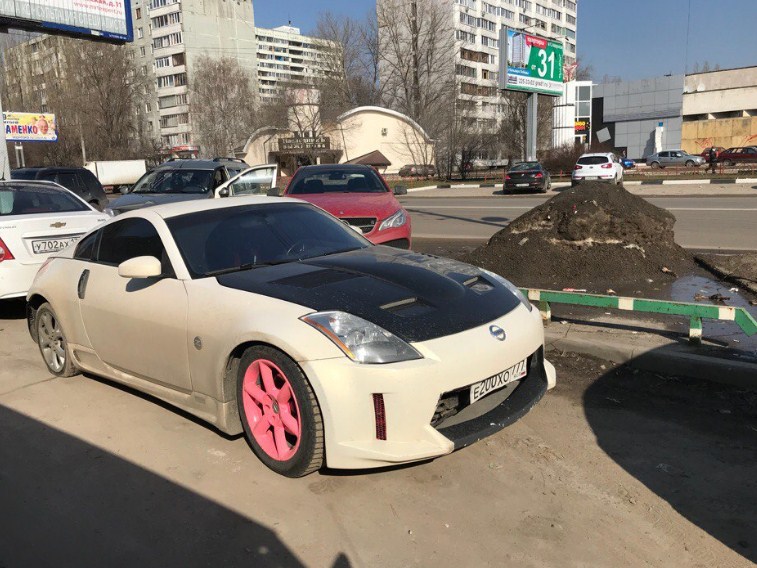 Воронежский тюнингованный Nissan 350z обозвали «корытом» после дрифта