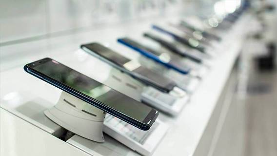 Экспорт смартфонов из Китая в Россию почти достиг докризисного уровня