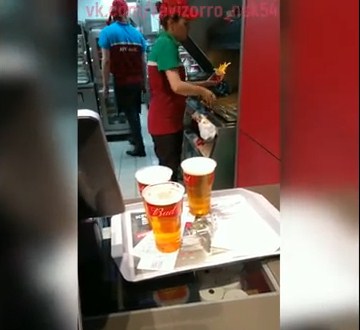 Житель Новосибирска снял видео со странной жалобой на KFC