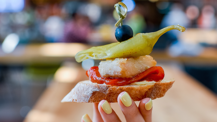 Звезда испанских баров прописалась в Barceloneta: новый Tapas Bar в «Депо»